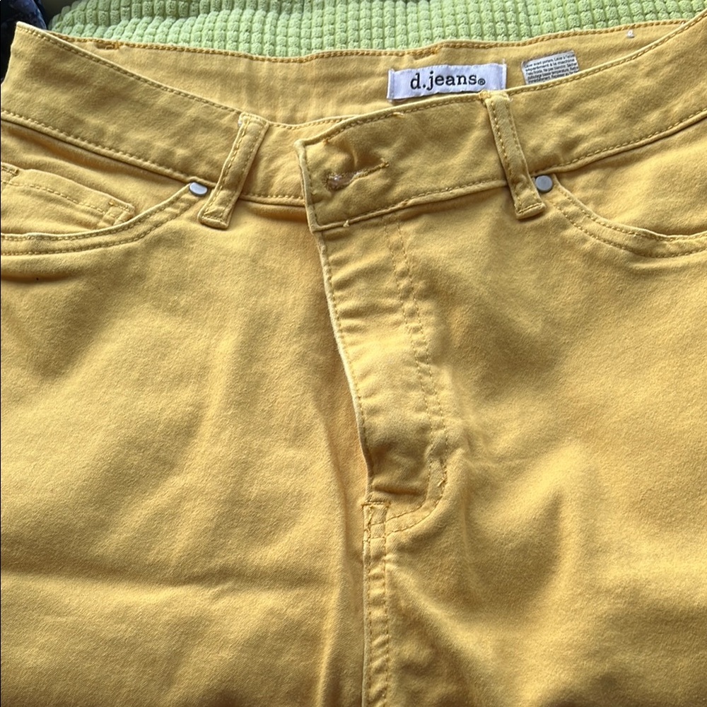 D. Jeans Mustard Yellow Trousers